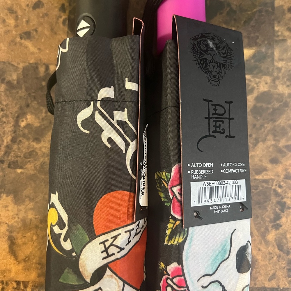 NWT ED HARDY COMPACT UMBRELLAS - Pink or Black Handle - Only 2 Left - Picture 8 of 8